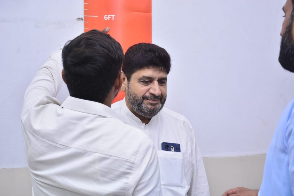 LDF public awareness session and free screening camp at Sadaqat Corporation, Faisalabad, 28 August 2026 (photo 11)